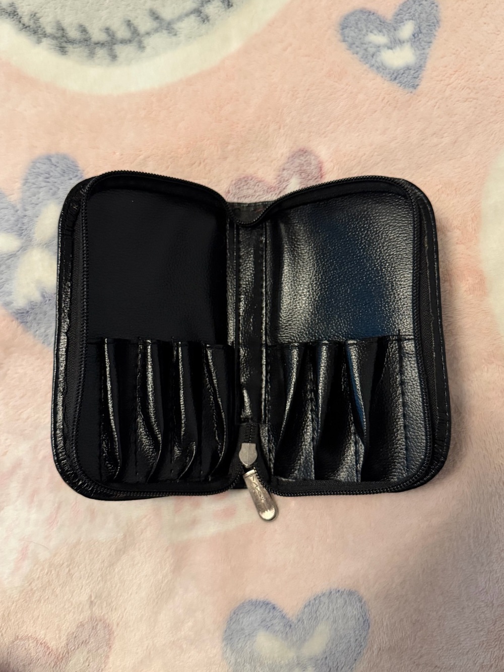 Rare Hello Kitty X Mac Makeup Brushes Bag! - Picture 3 of 5